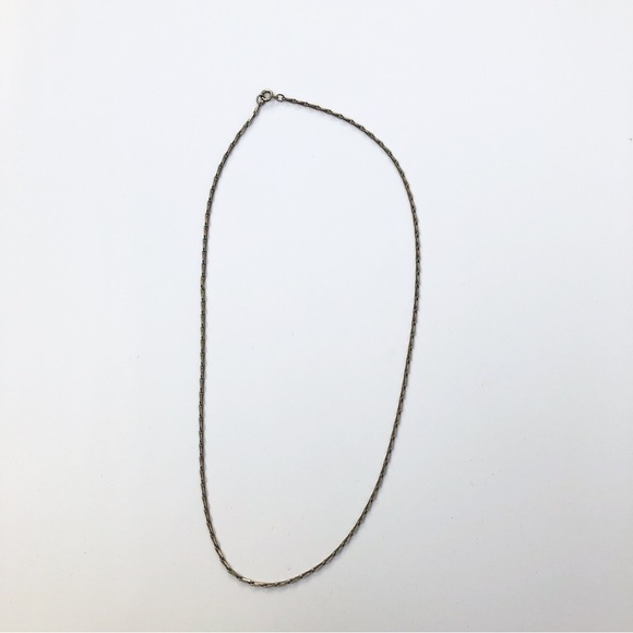 Jewelry - Thin anchor chain/ long link necklace in silver